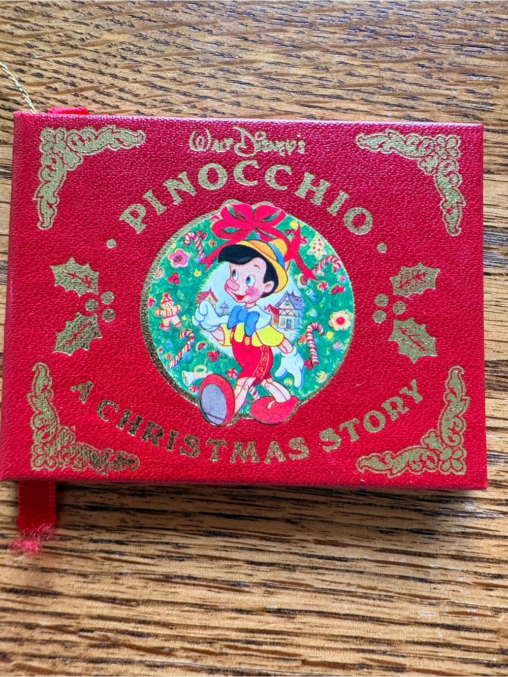 Vintage 1961 Walt Disney’s Pinocchio- A Christmas Story- ornament w/gold hanger - Picture 4 of 9
